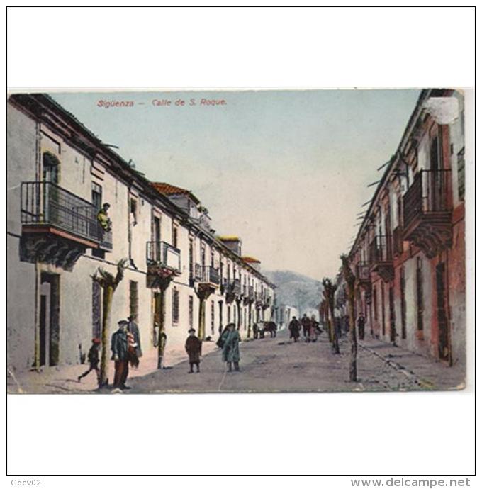 GDLJRTP6774-LFTD3473.Tarjeta Postal DE GUADALAJARA.Casas,arboles,personas En La CALLE DE SAN ROQUE En SIGÜENZA.1911 - Guadalajara