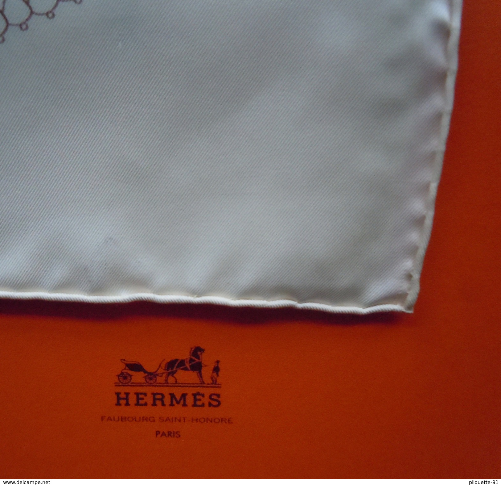 Authentique carré / foulard en soie Hermès  "Splendeur des Maharajas"  de Catherine Baschet 2002