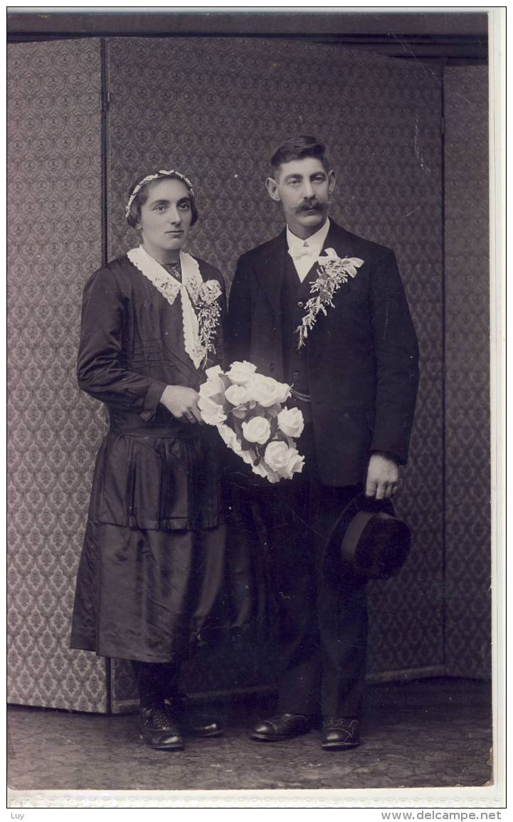 TO IDENTIFY - Photo PC,  Hochzeits Photo, Unbekanntes Paar, 1930er ?? - Noces