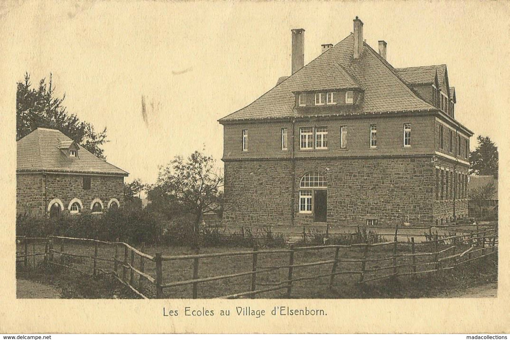 Elsenborn ,section De La Commune Belge De Butgenbach (Belgique)  Les Ecoles - Butgenbach - Buetgenbach