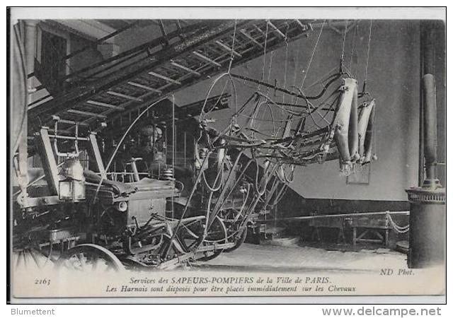 CPA Pompiers De Paris Métier Fire Fireman Non Circulé Caserne PARIS éditeur ND - Straßenhandel Und Kleingewerbe