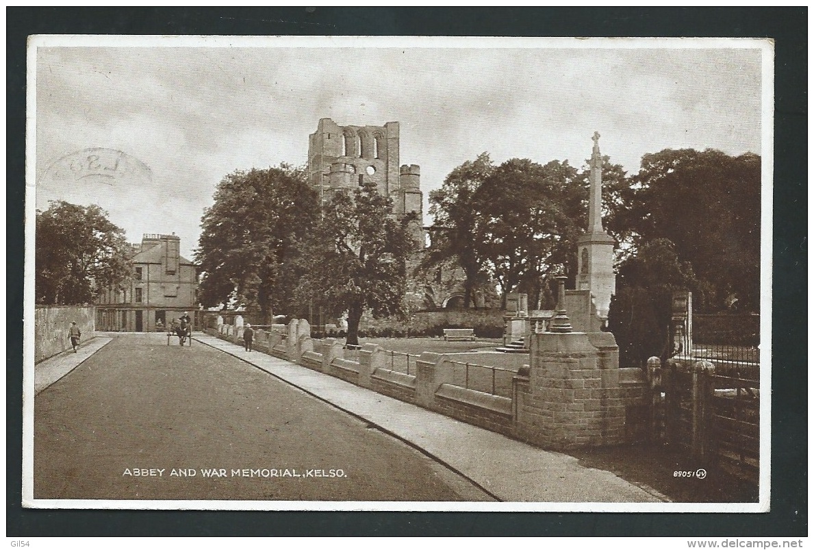 KELSO ABBEY AND WAR MEMORIAL  Obe2566 - Roxburghshire