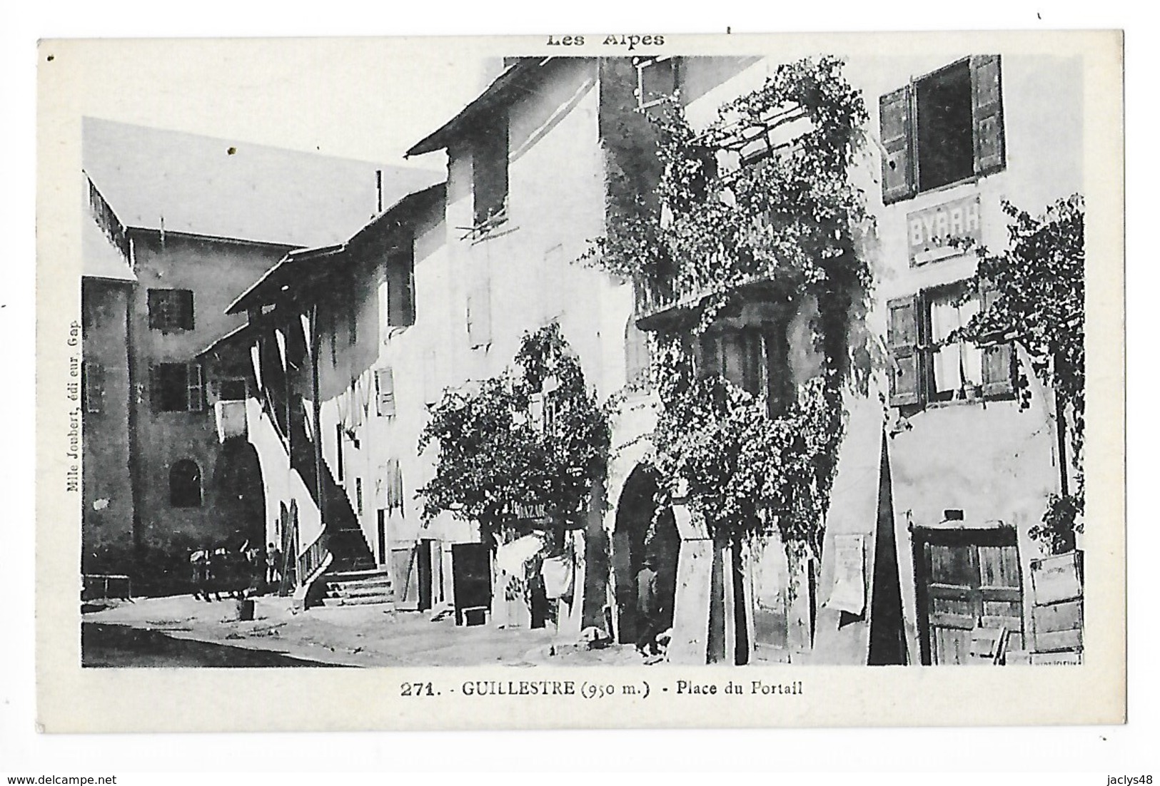 GUILLESTRE  (cpa 05)   Place Du Portail -    - L 1 - Guillestre