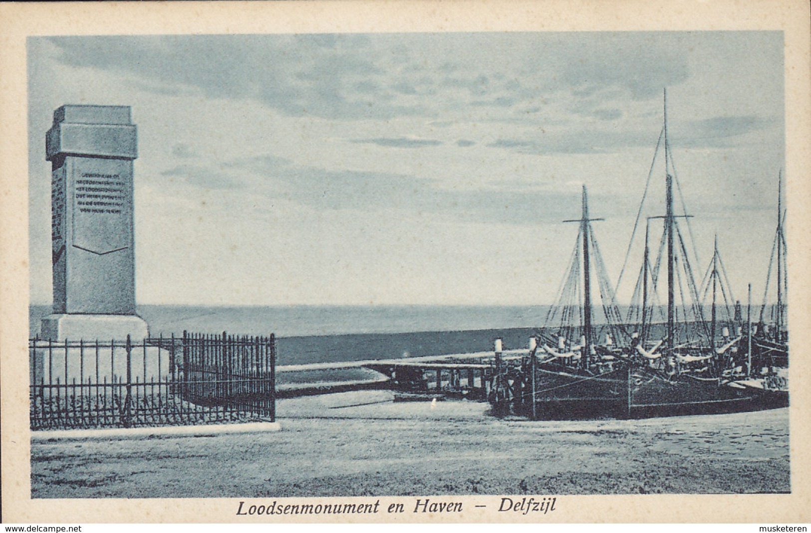 Netherlands PPC Loodsenmonument En Haven - Delfzijl Uitg. K. Harmanny, Delfzijl 15206 (2 Scans) - Delfzijl