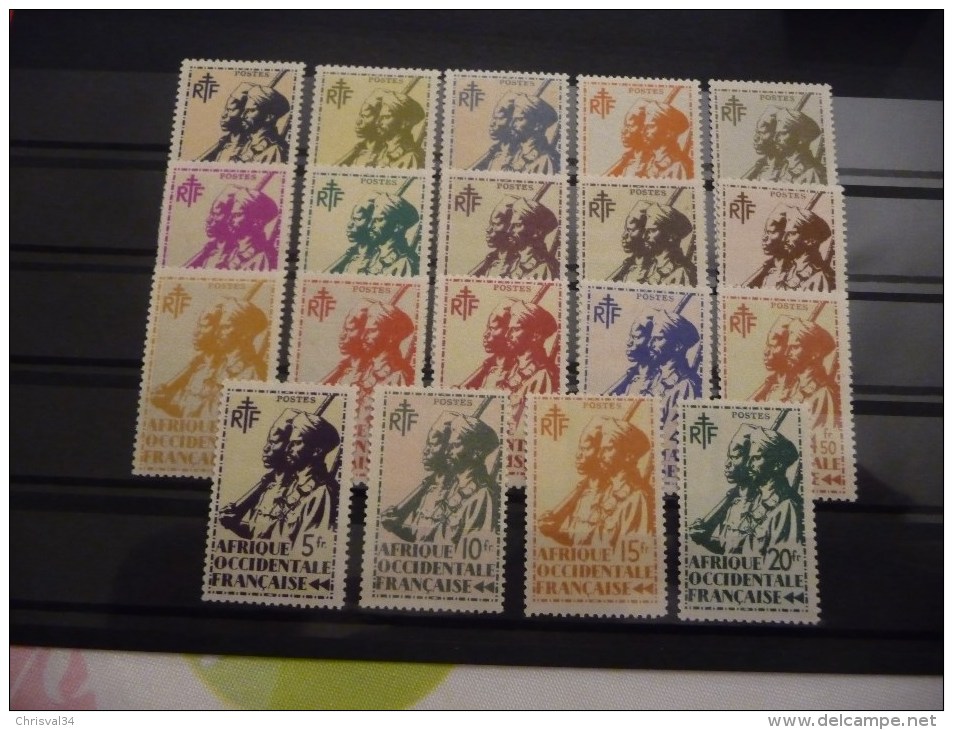 COLLECTION  SERIE  TIMBRES  AOF   N  4  A  22   COTE  18,00  EUROS   NEUFS   LUXE** - Collections (sans Albums)