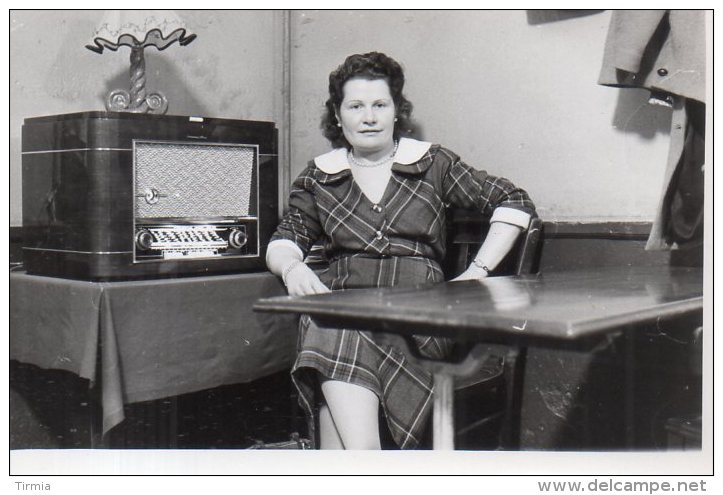 En écoutant La Radio( Normende ?) Vers 1950 .... - Oggetti