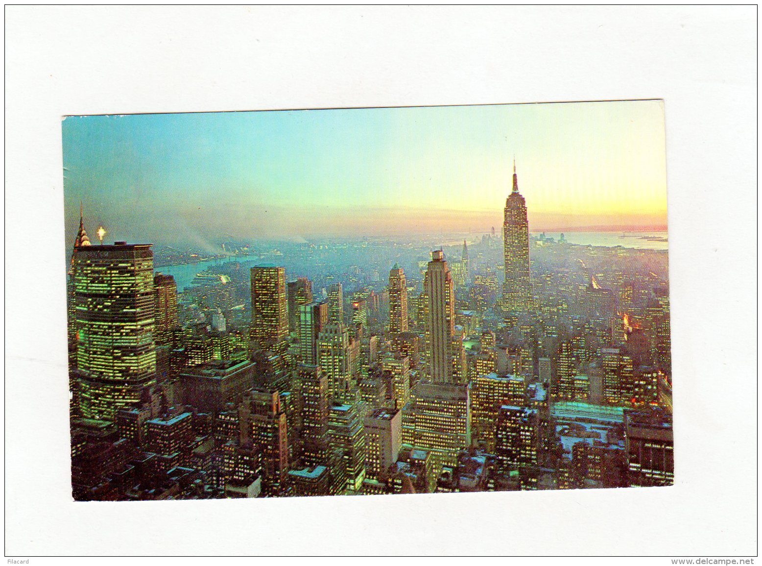 65931    Stati  Uniti,  Panorama Of The  New York City Skyline Showing  The Empire State Building,  VG  1969 - Empire State Building
