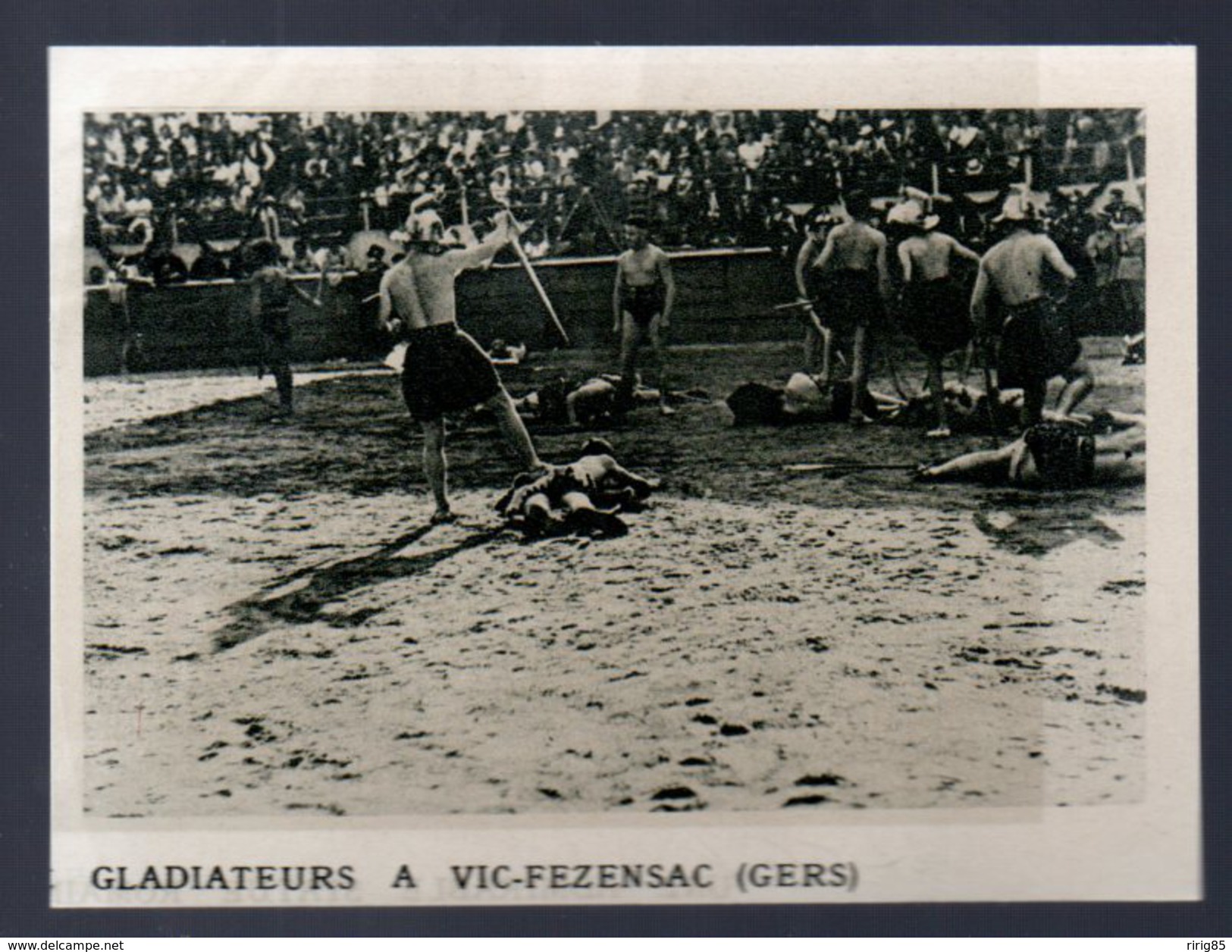 1937  --  GERS 32  --  GLADIATEURS A VIC FEZENSAC   C.021 - Unclassified