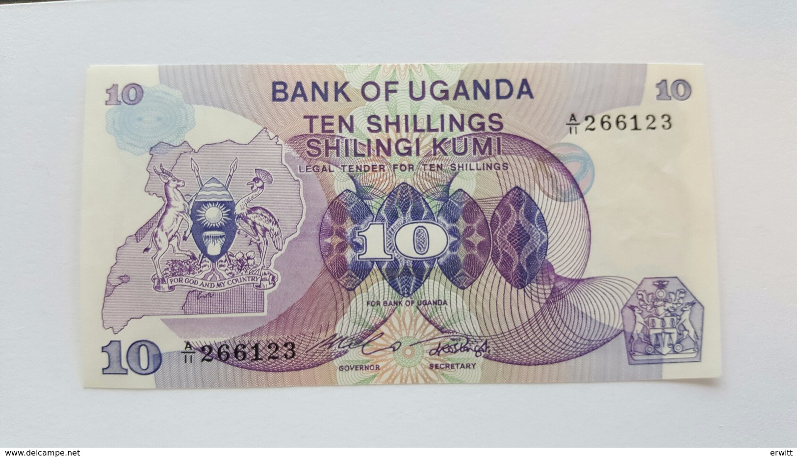 UGANDA 10 SHILLINGS 1982 - Uganda