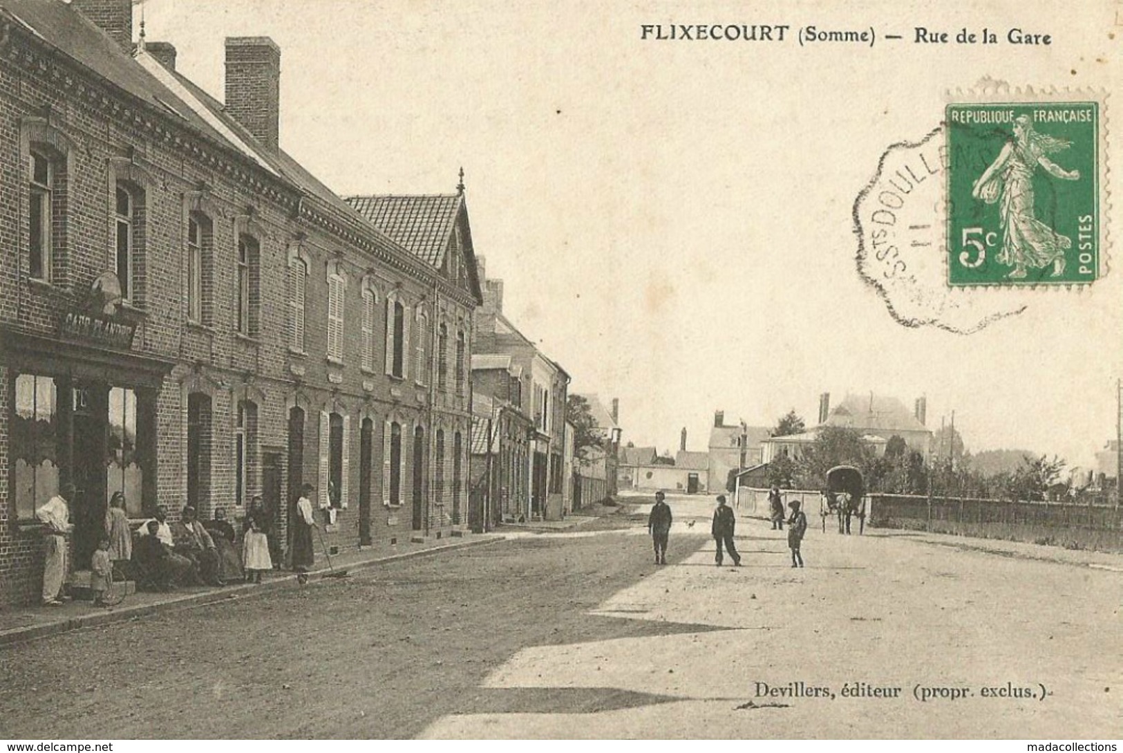 Flixecourt ( (80.Somme)  La Rue De La Gare - Flixecourt