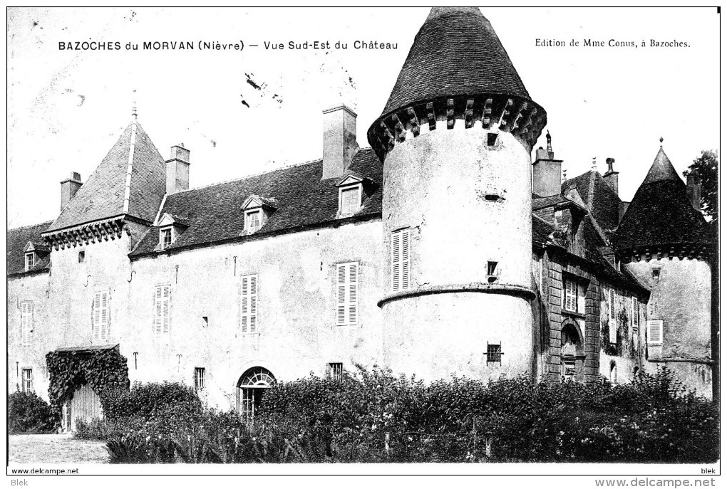 58 . Nièvre : Bazoches Du Morvan : Vue Sud Est Du Chateau  . - Bazoches