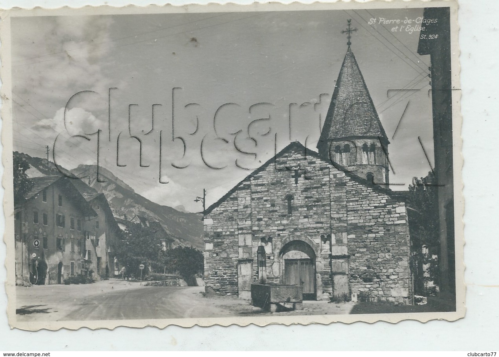 Chamoson (Suisse, Valais) : L'église Et La Station Essence Du Hameau De Saint-Pierre-de-Clages En 1950 GF. - Chamoson