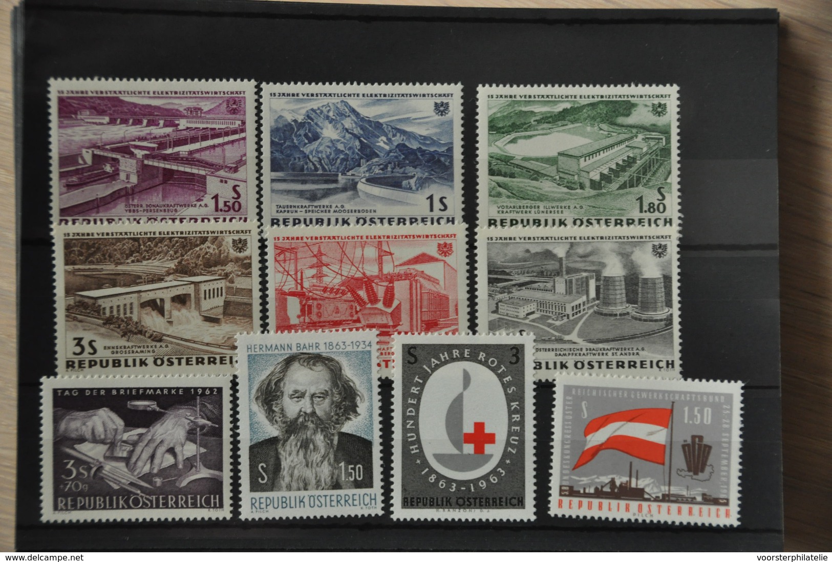 AUSTRIA ÖSTERREICH OOSTENRIJK COLLECTION MNH ** STAMPS. WITH VARIATIES