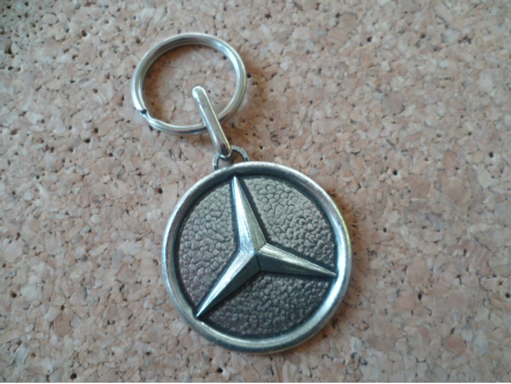 Porte Clé ** Mercedes Benz - Garage Pouliquen -Merlevenez  ** Automobile  ( Voir Photos) - Key-rings