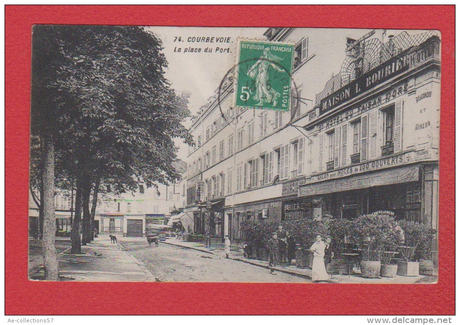 Courbevoie  -  La Place Du Port - Courbevoie