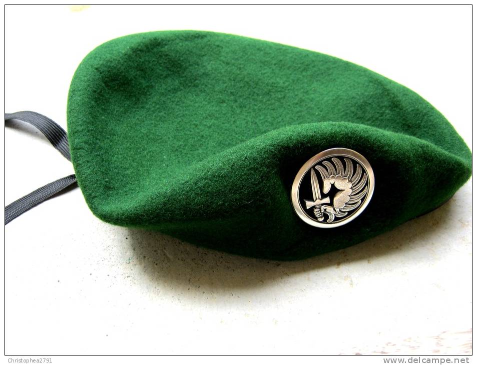 RARE BERET VERT LEGION  ETRANGERE PARACHUTISTE 2° REP (FABRICATION SPECIALE CALVI + INSIGNE) NEUF PLUSIEURS TAILLES - Headpieces, Headdresses