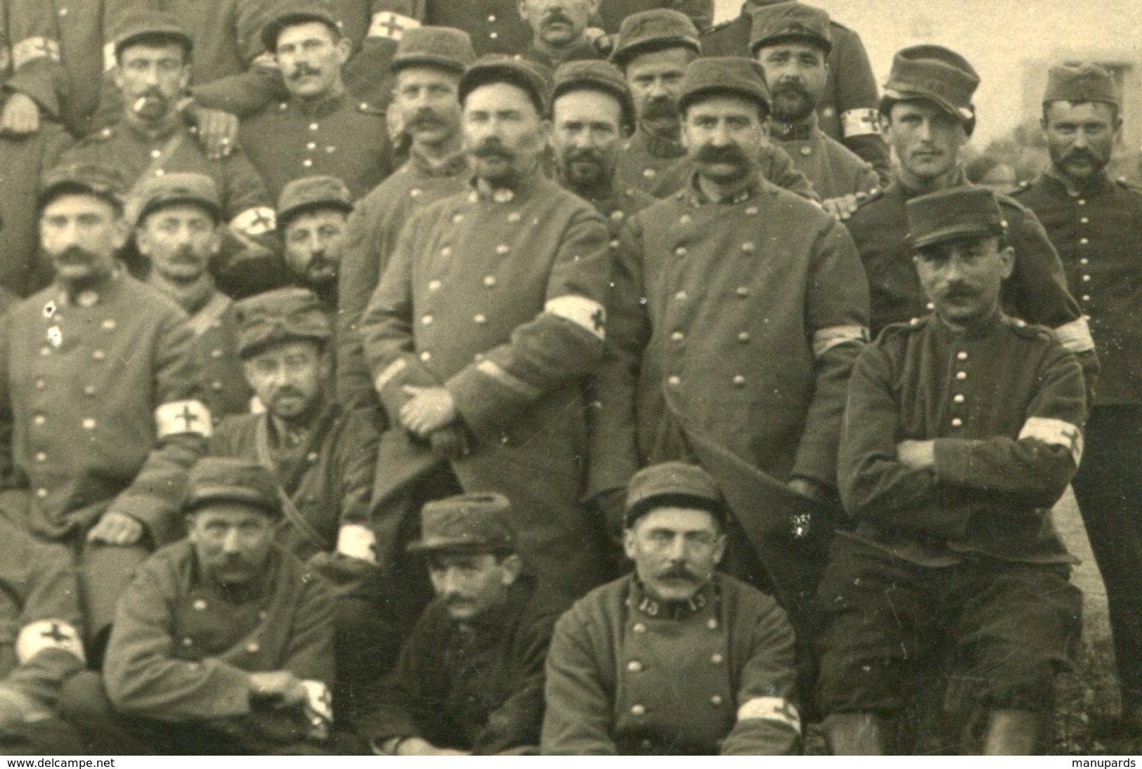 1905 - 1915 / CARTE PHOTO /  13e SIM ( VICHY ) ??? 13e SECTION D' INFIRMIERS MILITAIRES ??? MEDECINS / SERVICE DE SANTE - Guerre, Militaire