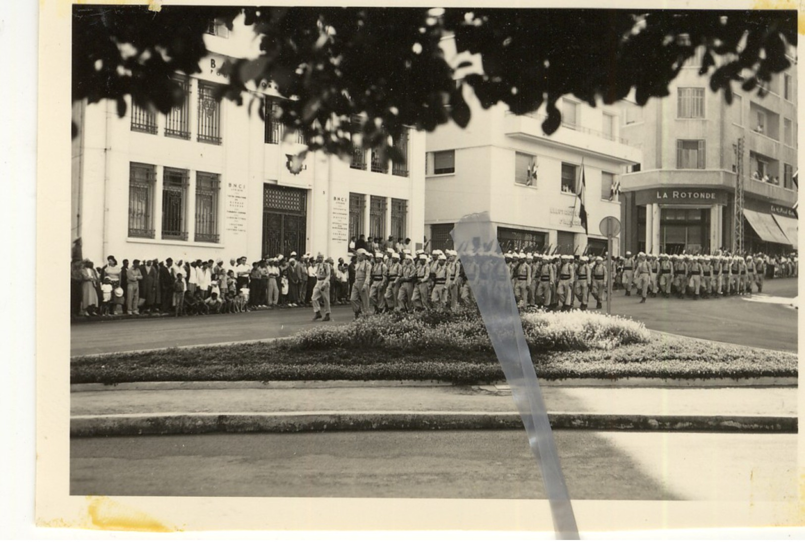 GUERRE ALGERIE MOSTAGANEM 14 Juillet 1957 Défilé Légion Rotonde Banque Nationale 5ème DB - War, Military