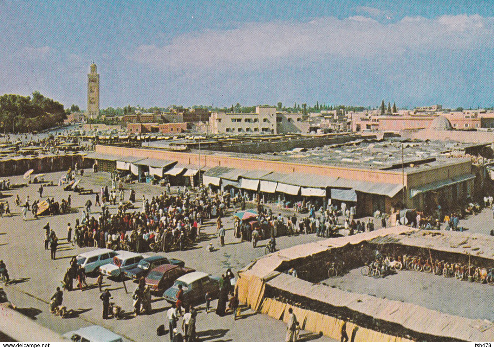 MAROC---MARRAKECH---place Djemaâ El Fnaa---voir 2 Scans - Marrakech