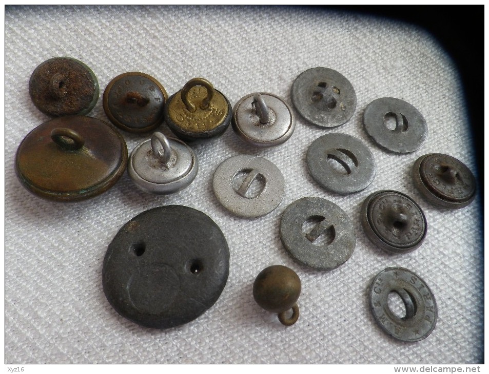 16 Boutons Militaire - Boutons