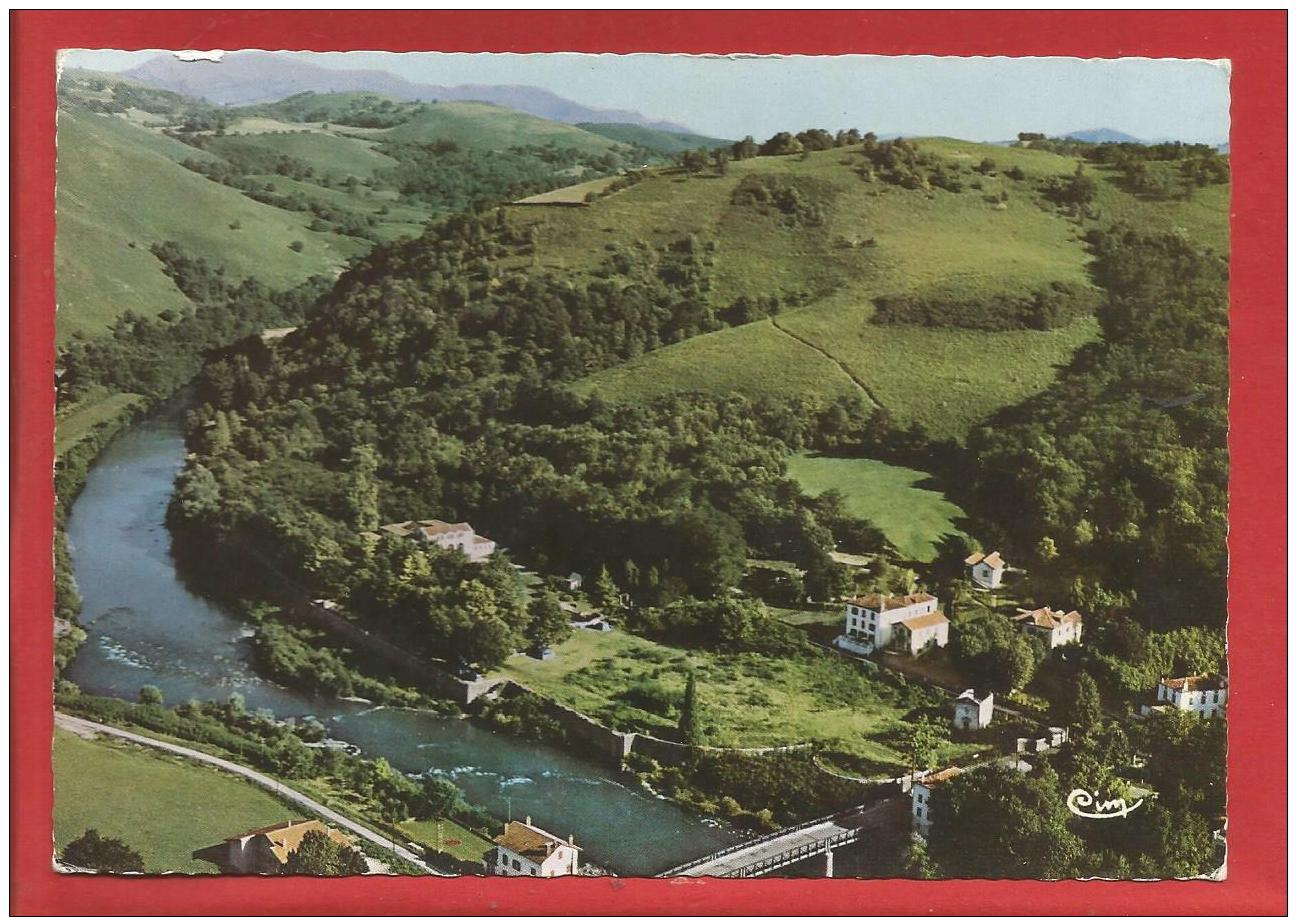 CAMBO LES BAINS - Dépt. 64 - Vue Panoramique Aérienne - Les Thermes Et La Nive  - CPSM - Cambo-les-Bains