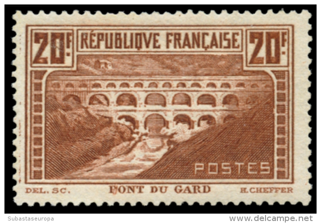 FRANCIA. ** 258/62. Paisajes, Entre Ellos Hay El Pont Du Gard. Preciosa. Cat. 995 &euro;. Peso= 15 Gramos. - Other & Unclassified