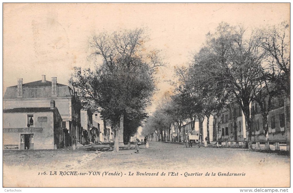 85 - La Roche-sur-Yon - Le Boulevard De L'Est - Quartier De La Gendarmerie Animé - La Roche Sur Yon