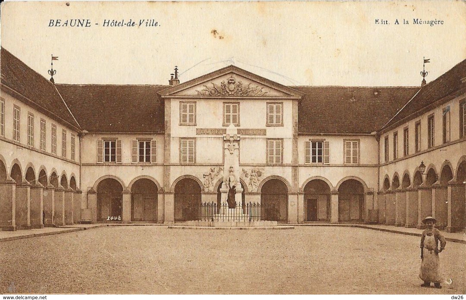 Beaune - Hôtel-de-Ville Et Monument Des Combattants - Edition A La Ménagère - Beaune