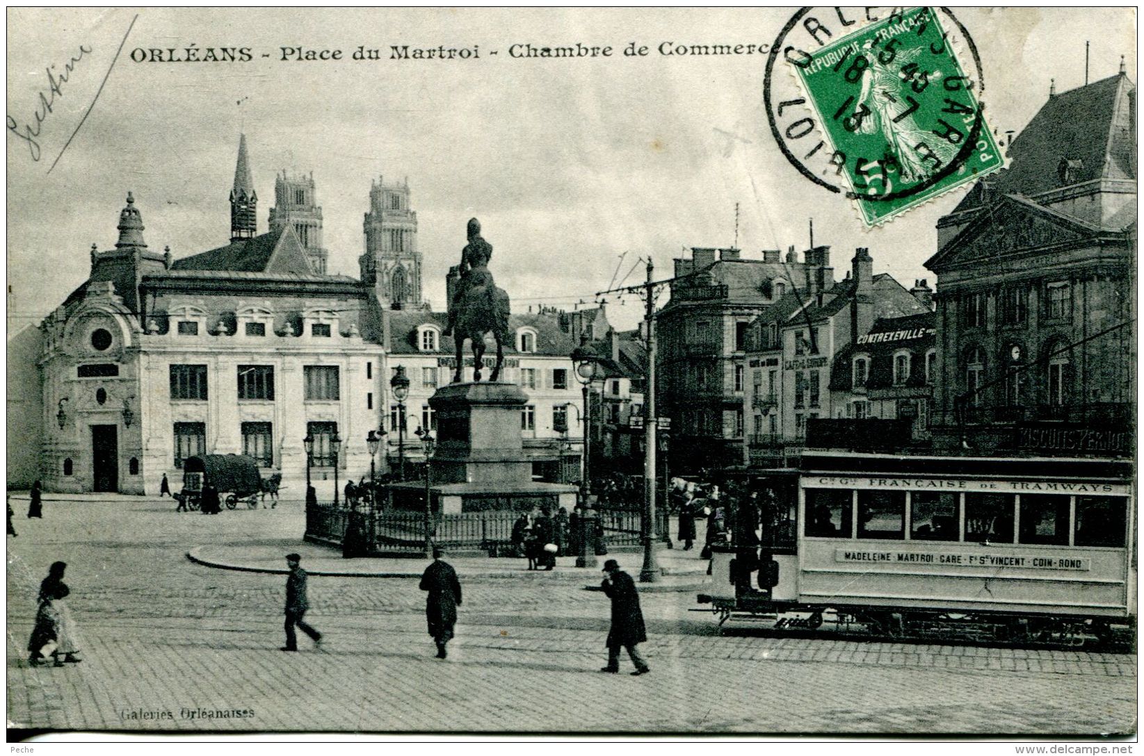 N°33066 -cpa Orléans -place Du Martroi -tramway- - Strassenbahnen