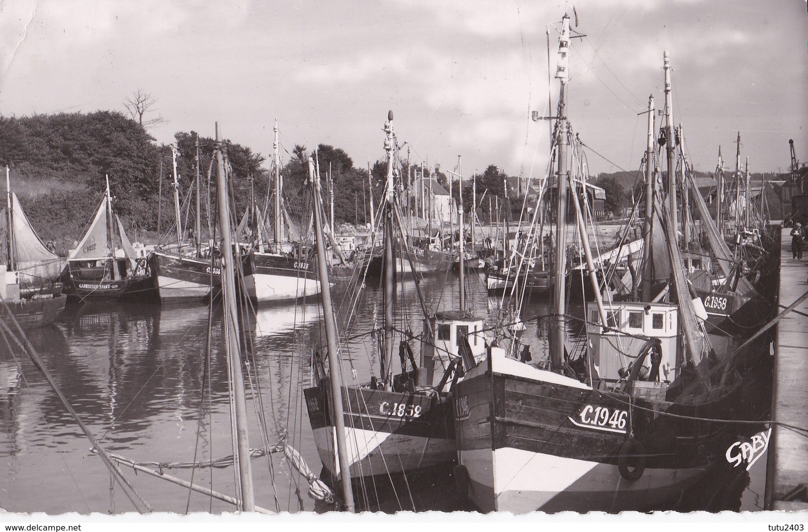 39 PORT EN BESSIN                           Bateaux Dans Le Deuxieme Bassin - Port-en-Bessin-Huppain