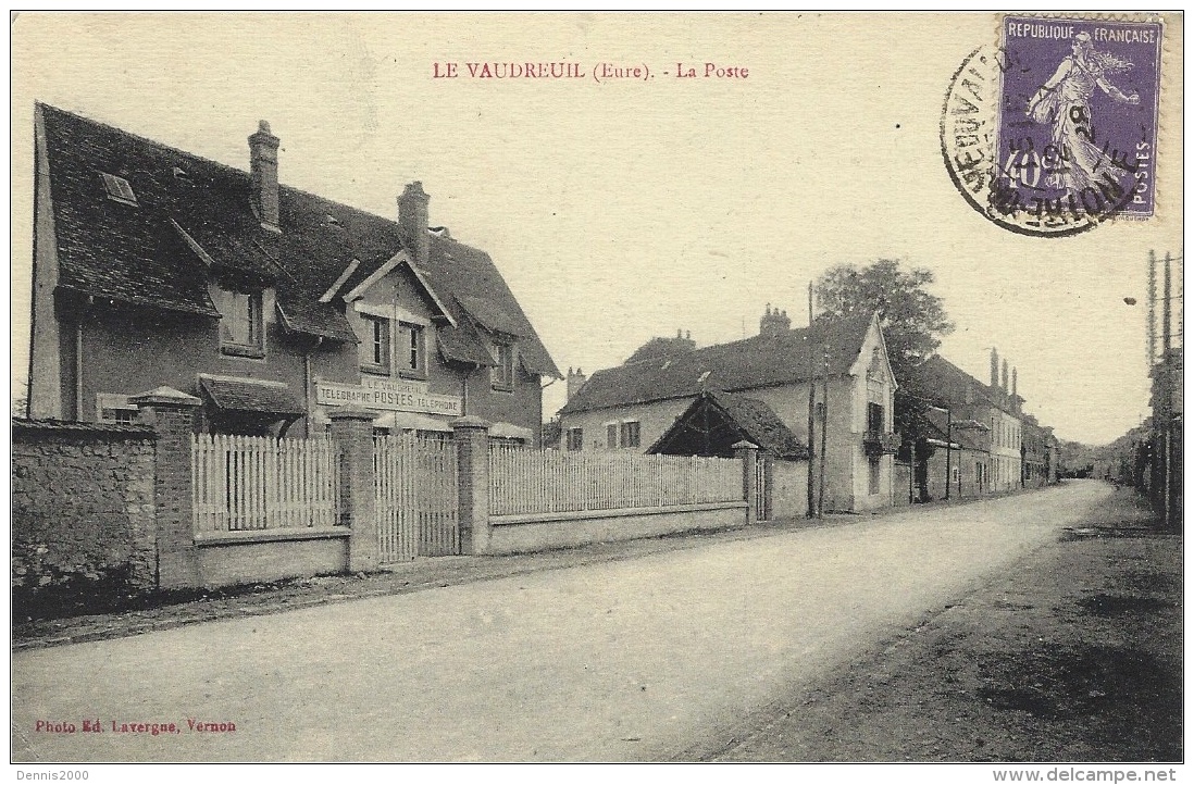 LE VAUDREUIL -la Poste - Photo E Lavergne - Le Vaudreuil