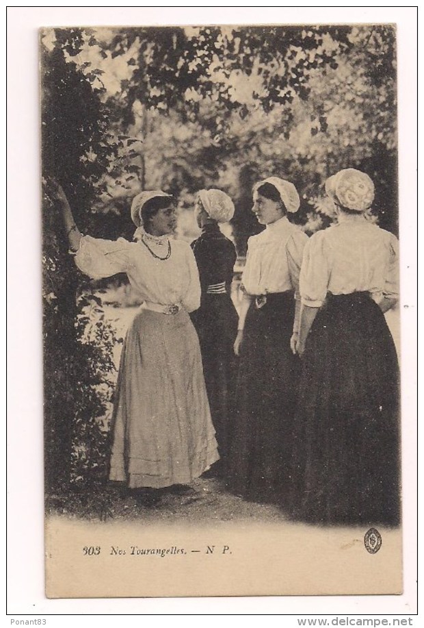 - 37 - Nos Tourangelles : Jeunes Filles En Costumes Et Bonnets - 1916 - - Tours