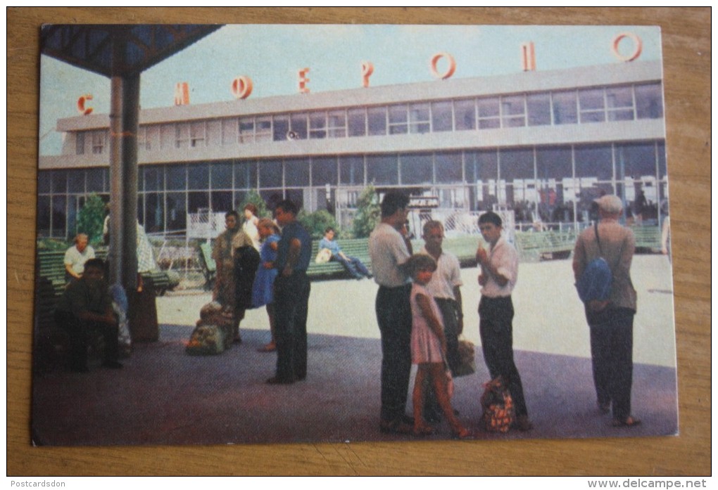 UKRAINE  SIMFEROPOL.  Airport - Aeroport  -  Old USSR PC.1968 - Aerodrome
