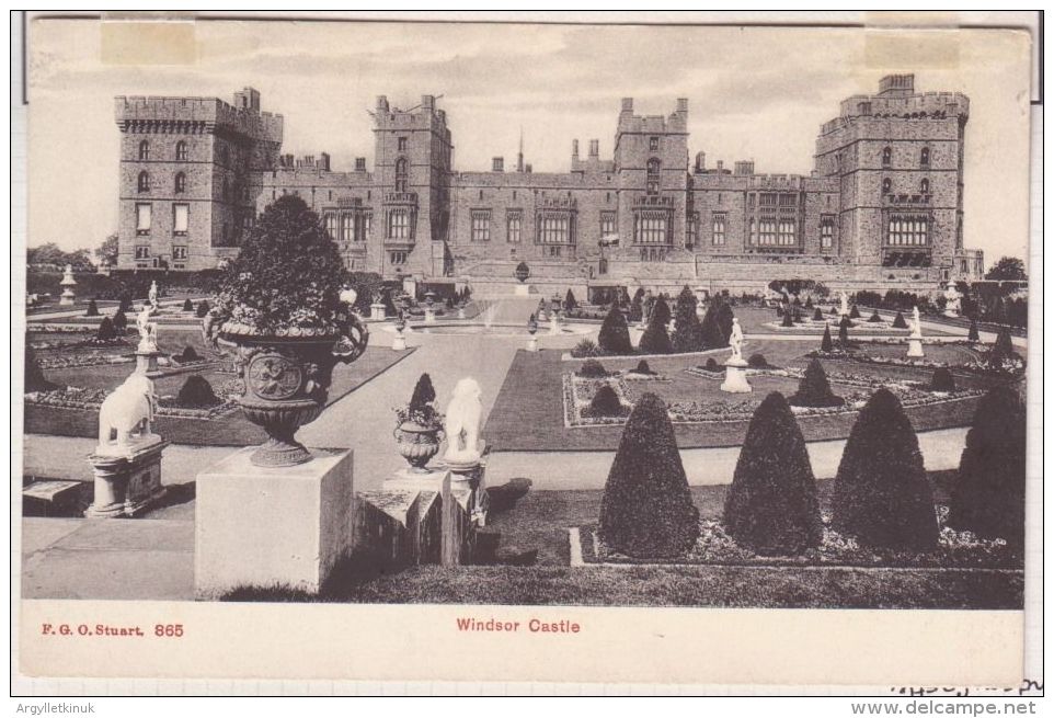 POSTCARD OF WINDSOR CASTLE 5th NOVEMBER 1918 WITH A MESSAGE FROM KING GEORGE V - Places