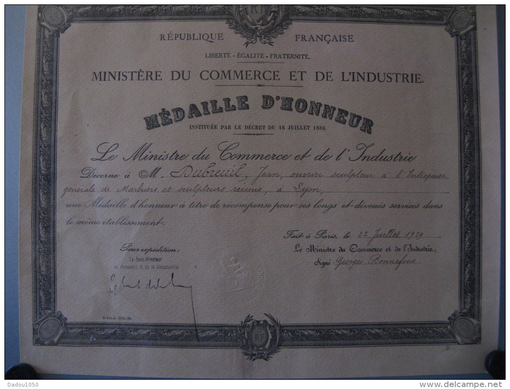 Médaille D'honneur 1929 - Diplômes & Bulletins Scolaires