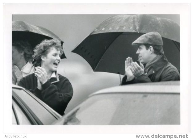 THREE FINE PRESS PHOTOS SARAH DUCHESS YORK PRINCE ANDREW GRAND PRIX POLO AZORES - Famous People