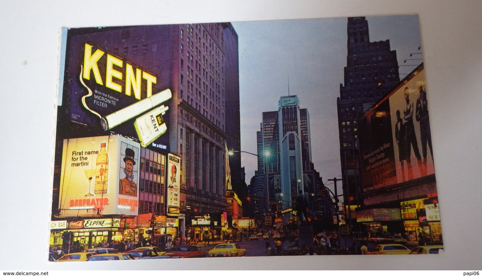 USA - NEW-YORK. Times Square At Night. PUBLICITE CIGARETTE KENT, MARTINI,COCA-COLA. - Time Square