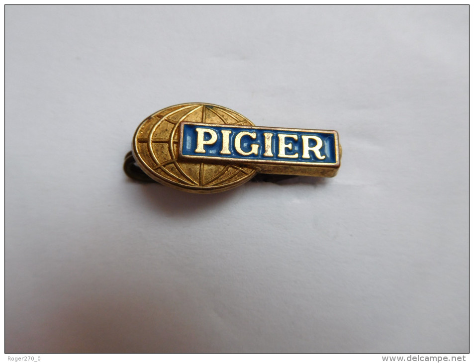 Belle Broche ( No Pin´s ) , école Pigier - Other & Unclassified