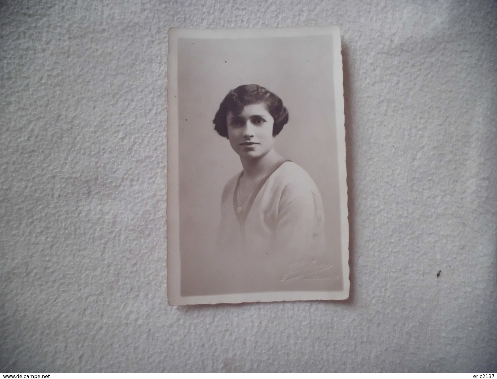 CARTE PHOTO JEUNE FEMME ....SIGNE J.PERBOYRE ?? A LIBOURNE - Donne