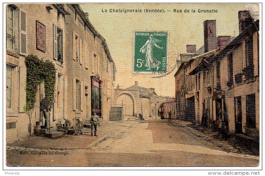 La Chataigneraie : Rue De La Grenette (carte Toilée Et Colorisée) - Léger Pli Coin Haut-droit - La Chataigneraie