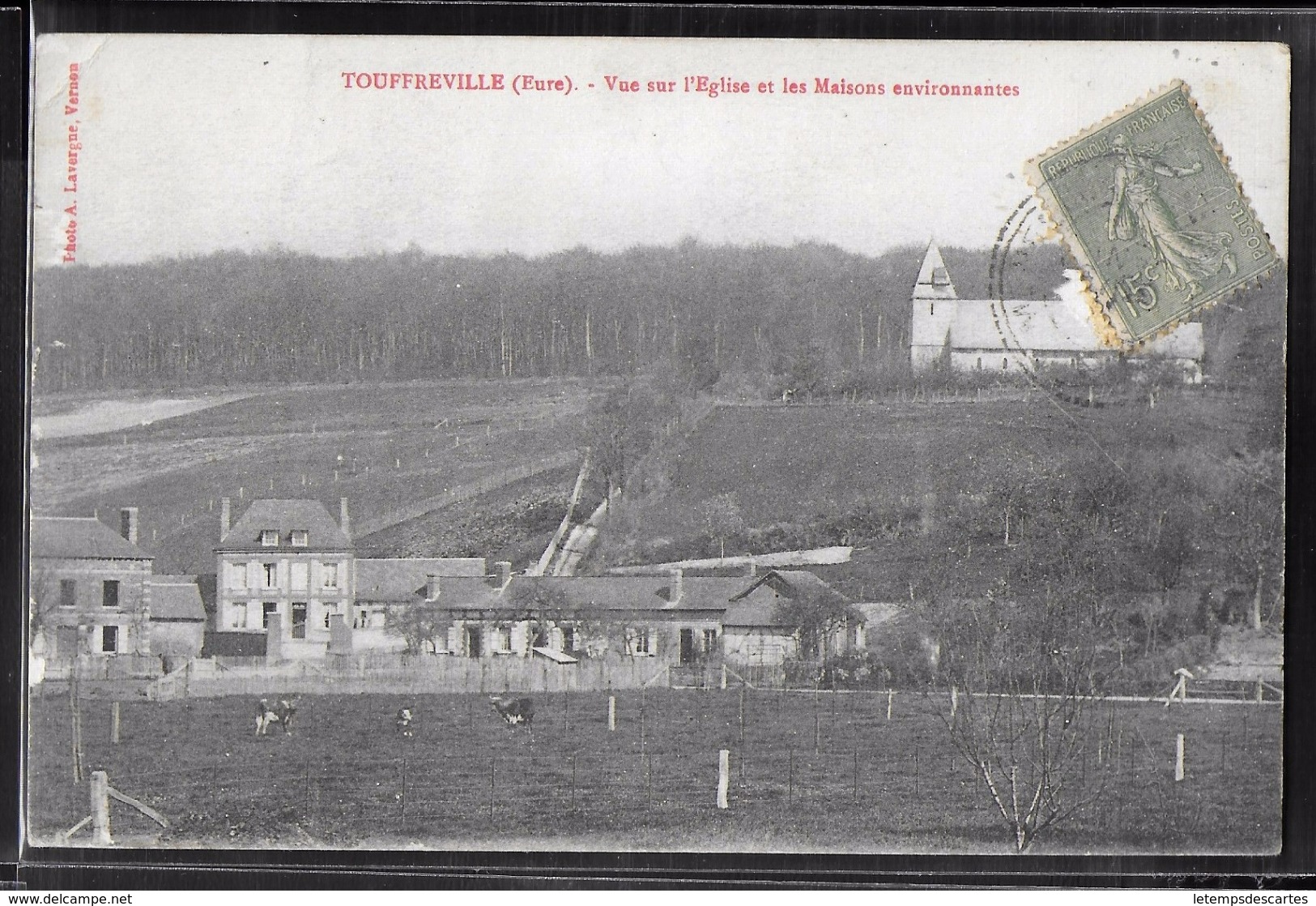 CPA 27 - Touffreville, Vue Sur L'église Et Les Maisons Environnantes - Other & Unclassified