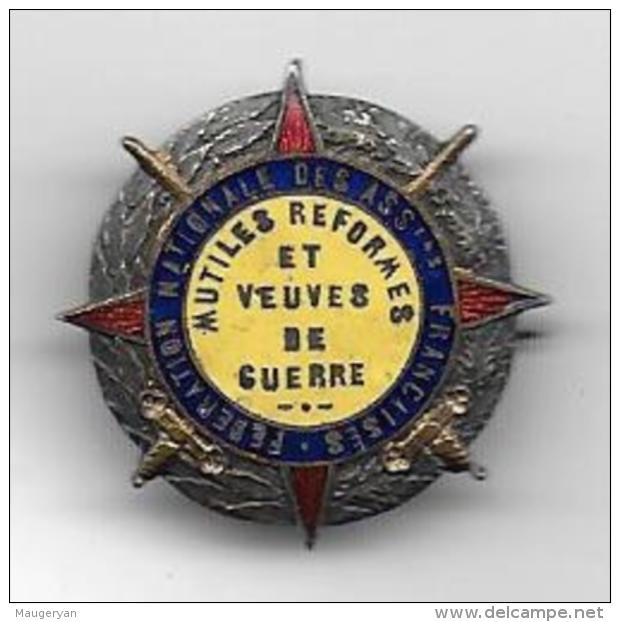 Mutilés  Réformés Et Veuves De Guerre-  Insigne émaillé Paris Art -  Diamétre 27 Mm - Otros & Sin Clasificación