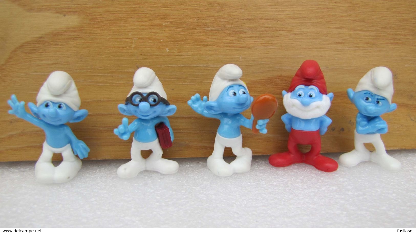 Kinder : Les Smurfs 2 : Grand Schtroumpf, Maladroit, à Lunette, Grognon, Coquet, Avec 5 BPZ - Cartoons