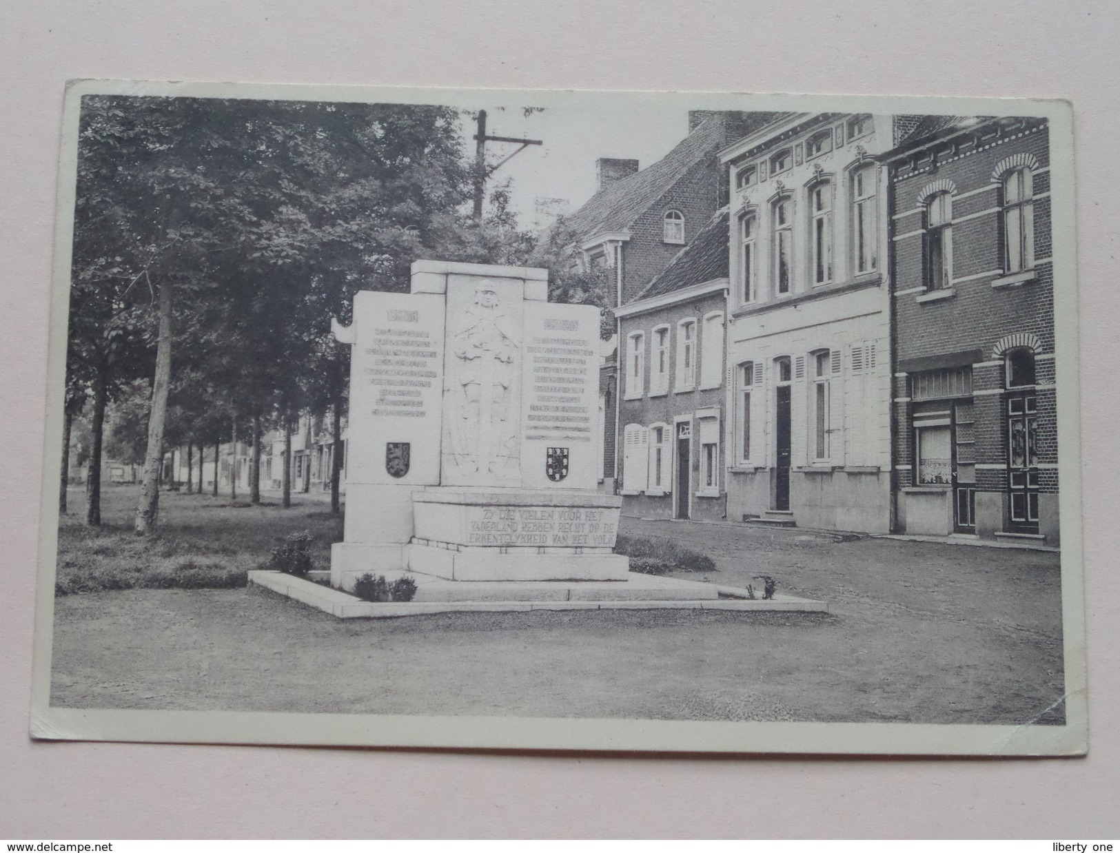 Monument ( Arch. Wilfrid Rooms - Beeld. A. De Beule ) Anno 19?3 ( Details Zie Foto´s ) !! - Kaprijke