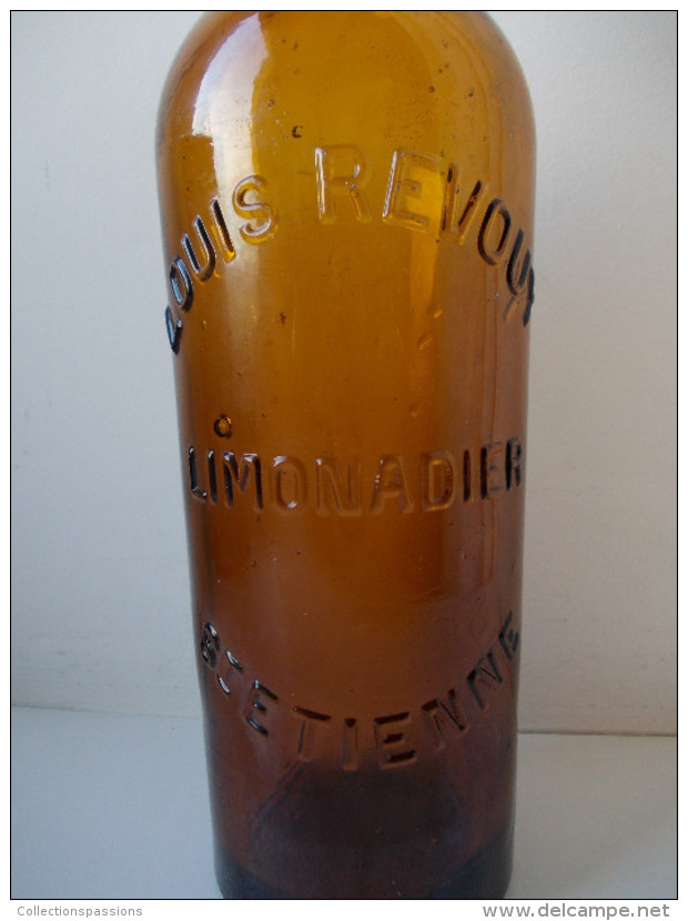 - RARE - Ancienne Bouteille Louis Revouy. Limonadier. St Etienne - - Autres & Non Classés