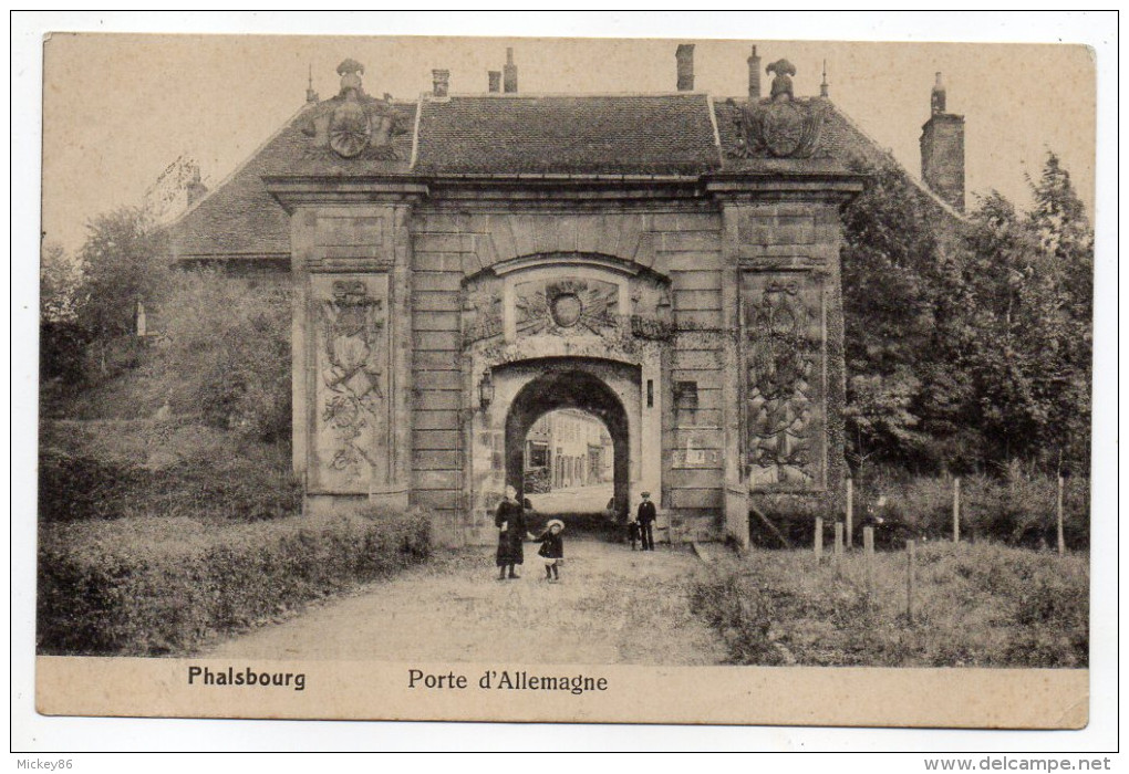 PHALSBOURG--1919--Porte D' Allemagne (animée)   N° ????  éd  ????? .............pas Très Courante - Phalsbourg