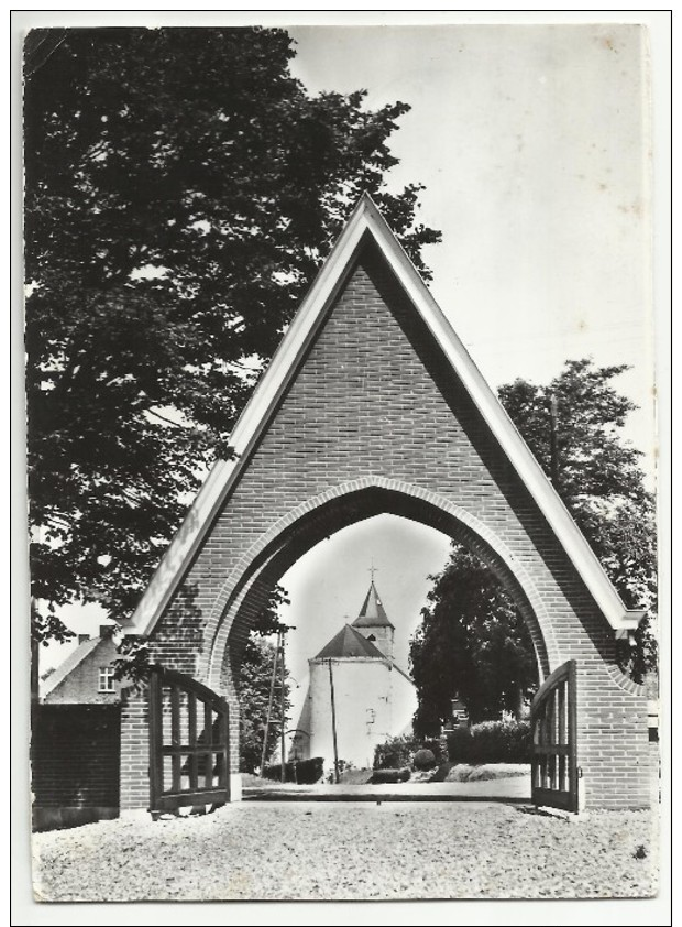 KWAREMONT - Home "St. Franciscus Xaverius" Rustoord Voor Bejaarden - Zicht Op De Kerk - Kluisbergen