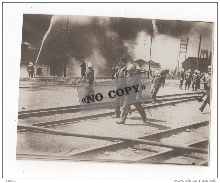 POMPIERS DE PARIS EN 1900 - 7 Photos HARLINGUE . A  ( Format 18 Cm Par 13 Cm ) - BELLE PHOTO !!!! - Professions