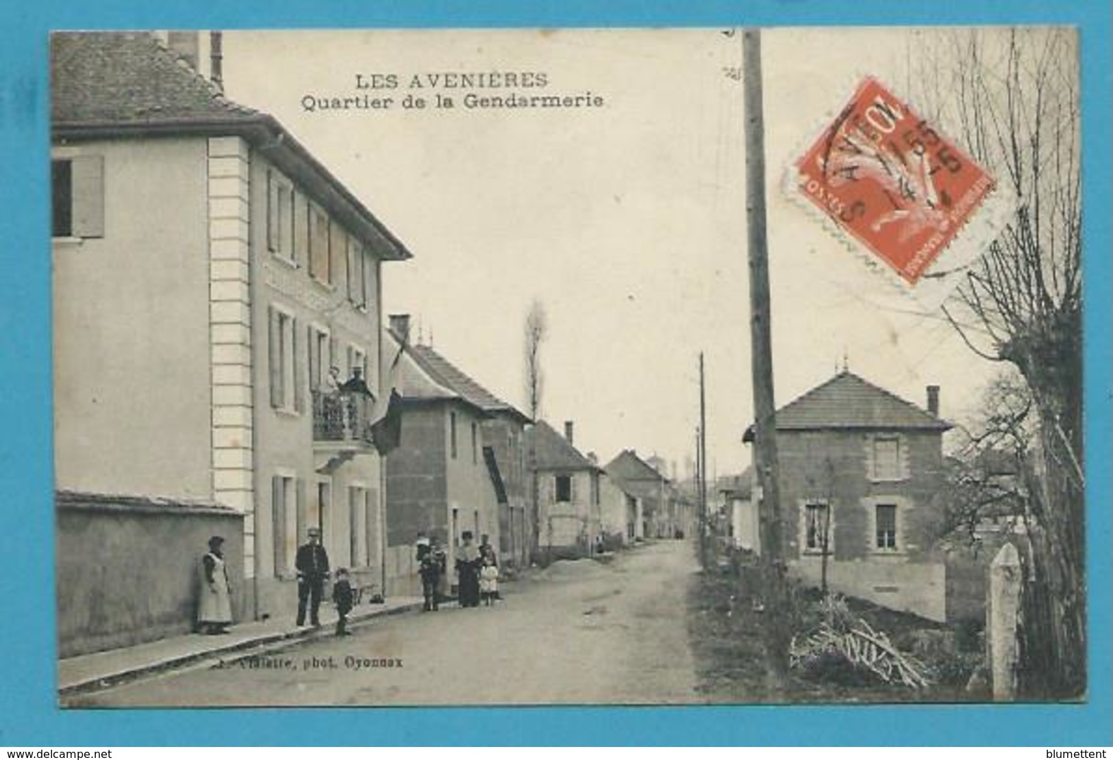 CPA - Gendarmerie Gendarmes - Quartier De La Gendarmerie LES AVENIERES 38 - Les Avenières