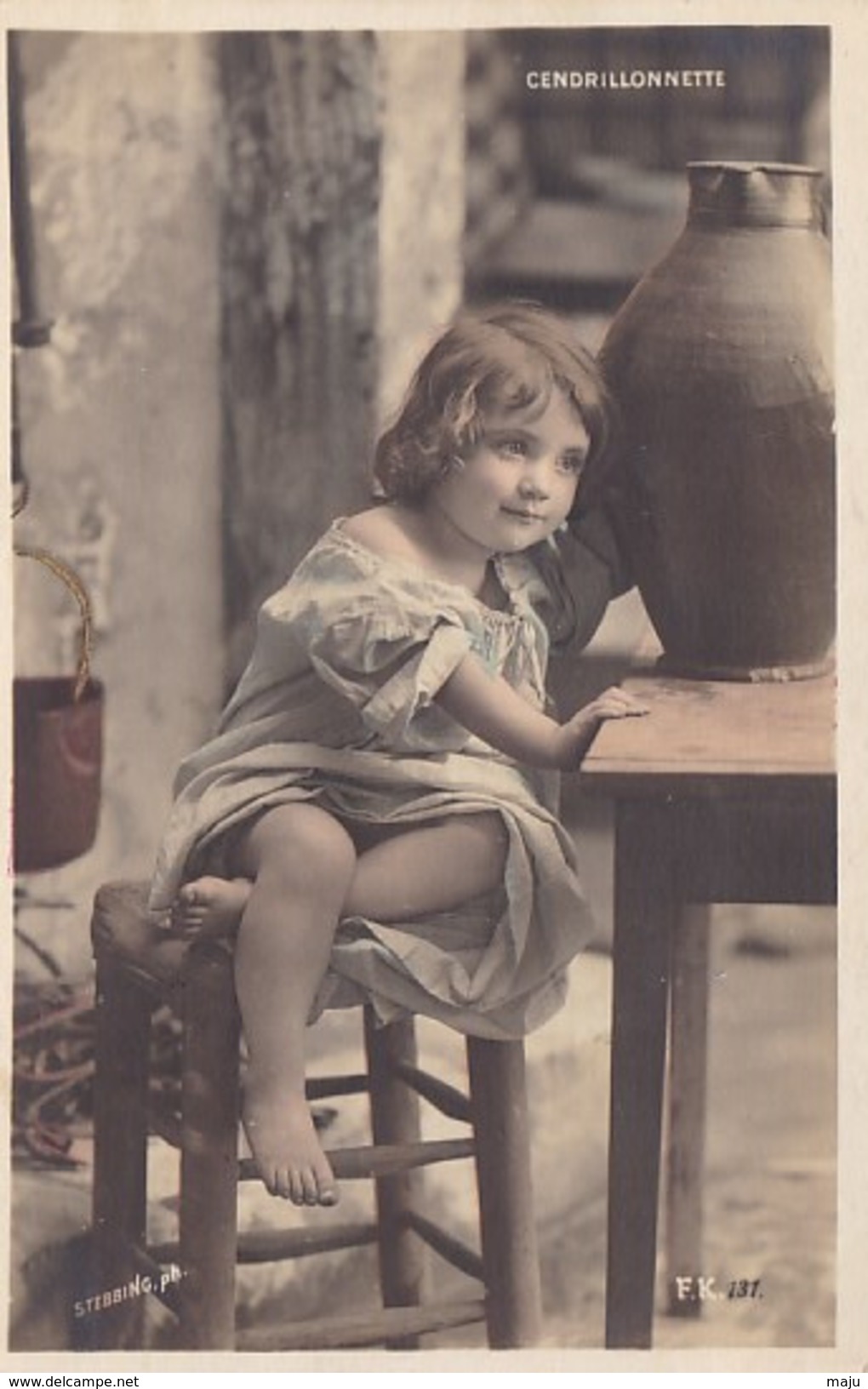 PETITE FILLE CENDRILLONNETTE    (scan Recto Verso) - Portraits